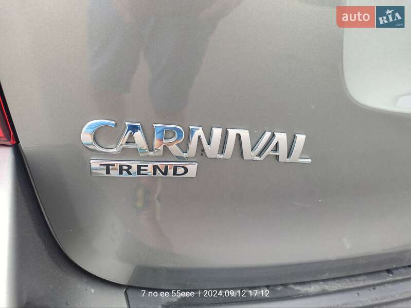 Мінівен Kia Carnival 2012 в Рівному