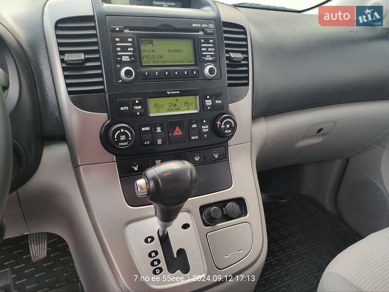 Мінівен Kia Carnival 2012 в Рівному