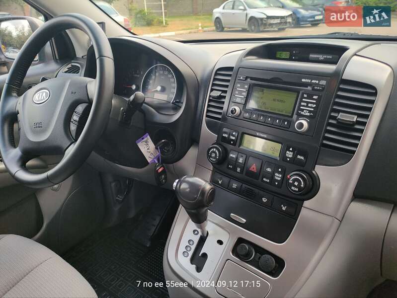 Мінівен Kia Carnival 2012 в Рівному