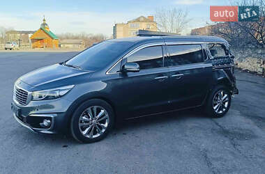 Мінівен Kia Carnival 2017 в Тульчині