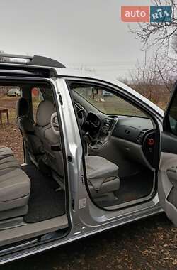 Минивэн Kia Carnival 2008 в 