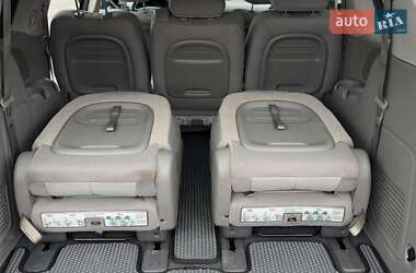 Минивэн Kia Carnival 2012 в 