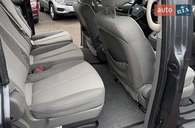 Минивэн Kia Carnival 2012 в 