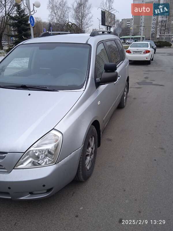 Минивэн Kia Carnival 2010 в Житомире