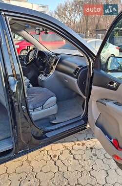 Минивэн Kia Carnival 2012 в 