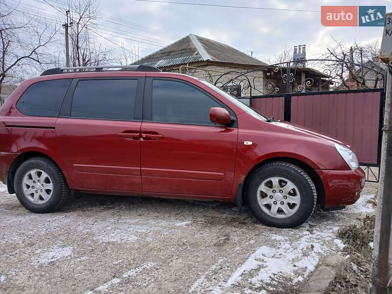 Минивэн Kia Carnival 2008 в 