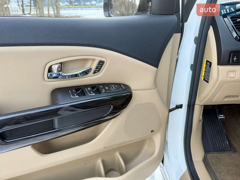 Минивэн Kia Carnival 2017 в Житомире фото 21 Минивэн Kia Carnival 2017 в Житомире