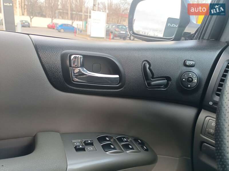 Минивэн Kia Carnival 2006 в Одессе фото 11 Минивэн Kia Carnival 2006 в Одессе