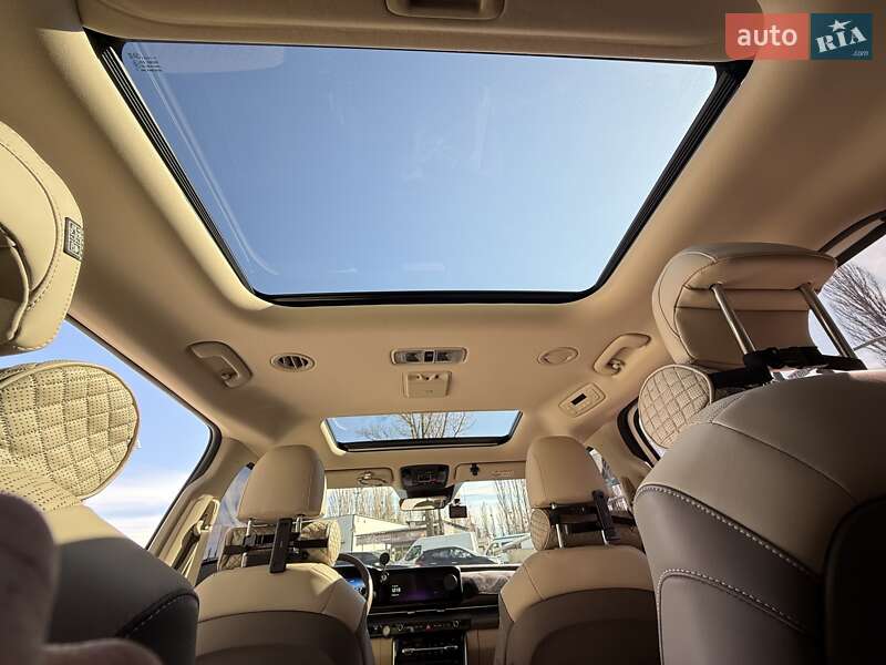 Минивэн Kia Carnival 2022 в Киеве