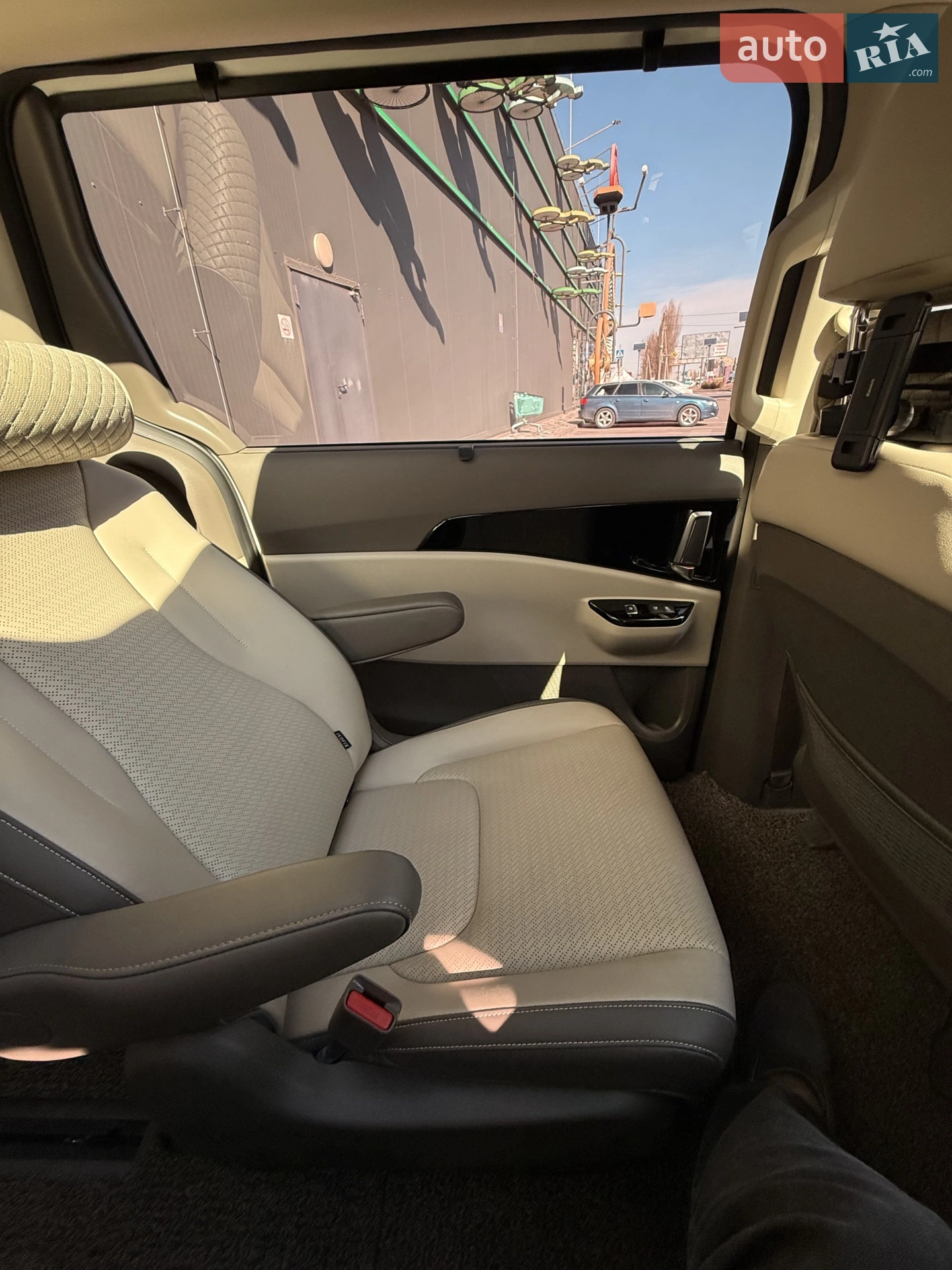 2022 Kia Carnival - мініатюра 23