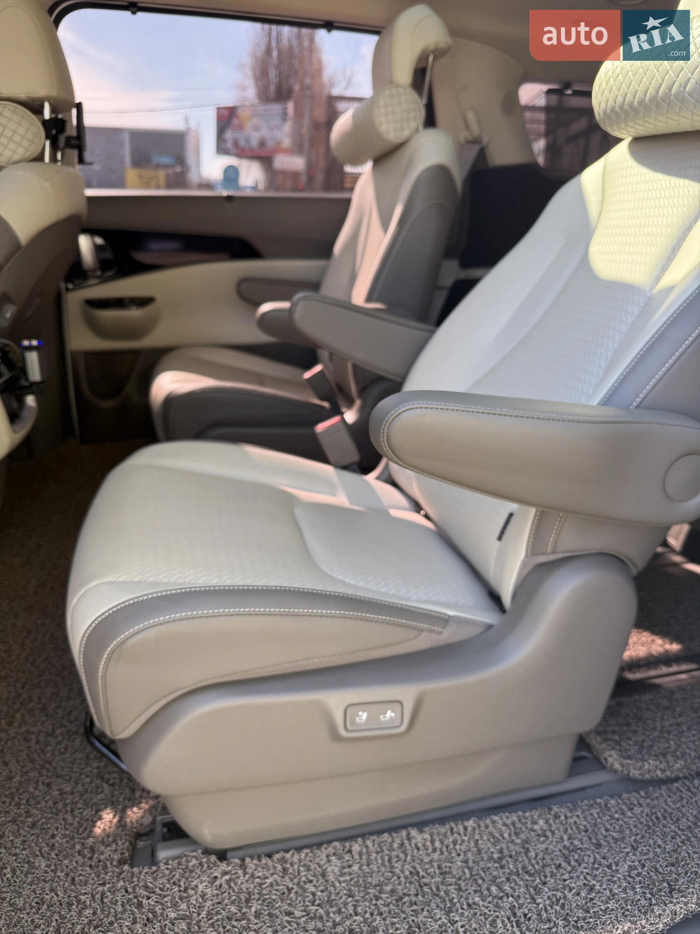 2022 Kia Carnival - мініатюра 26