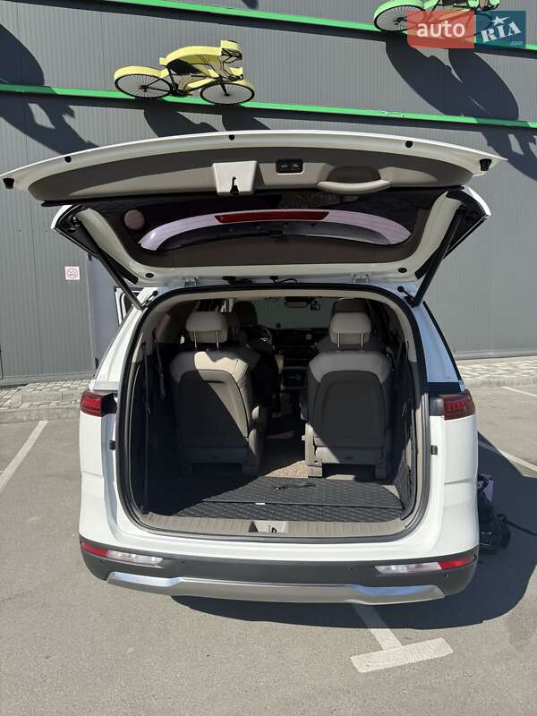 Минивэн Kia Carnival 2022 в Киеве