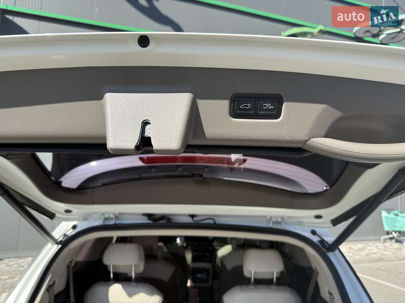 Минивэн Kia Carnival 2022 в Киеве