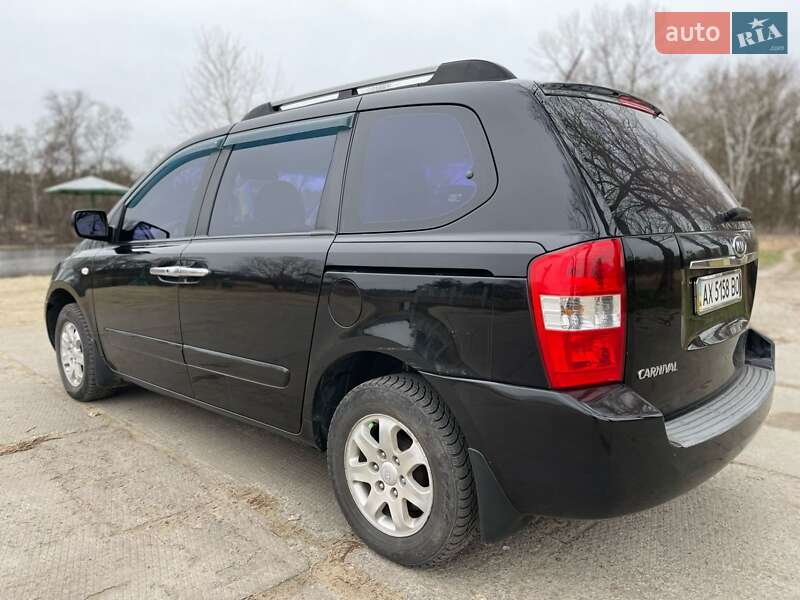 Минивэн Kia Carnival 2008 в Балаклее