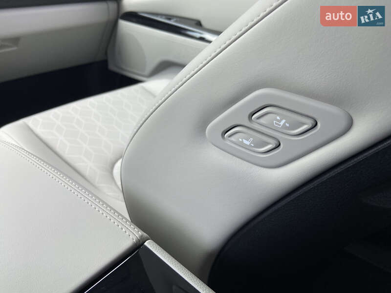 Минивэн Kia Carnival 2023 в Киеве