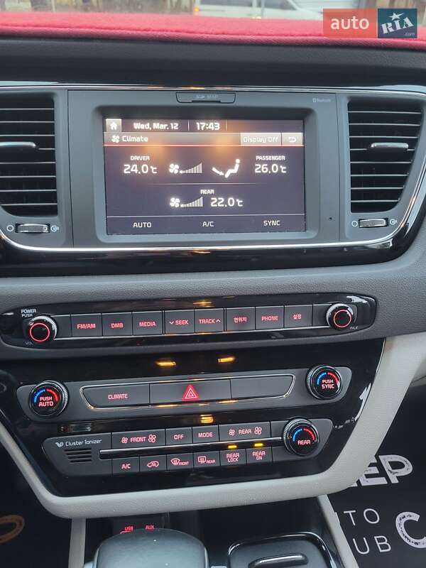 Мінівен Kia Carnival 2017 в Одесі