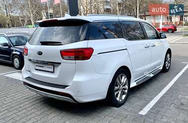 Минивэн Kia Carnival 2017 в 