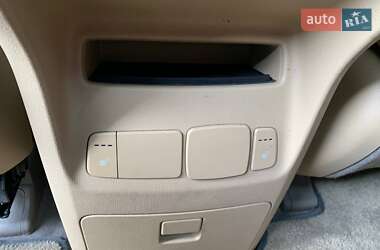 Минивэн Kia Carnival 2017 в 