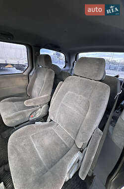 Минивэн Kia Carnival 2003 в 
