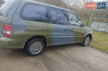 Минивэн Kia Carnival 2005 в Кельменцах