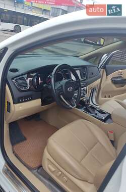 Минивэн Kia Carnival 2019 в 