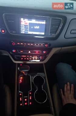 Минивэн Kia Carnival 2019 в 