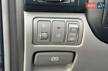 Минивэн Kia Carnival 2006 в 