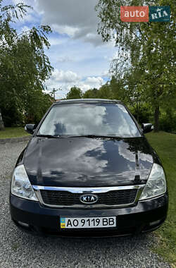 Минивэн Kia Carnival 2012 в 