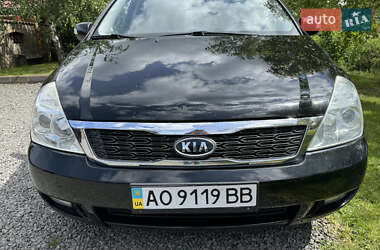 Минивэн Kia Carnival 2012 в 