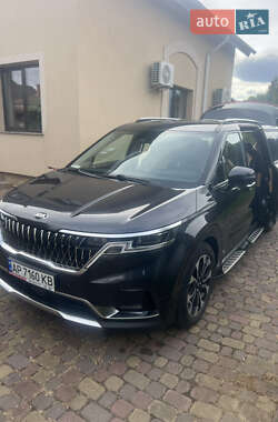 Минивэн Kia Carnival 2021 в 