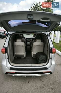 Минивэн Kia Carnival 2015 в 