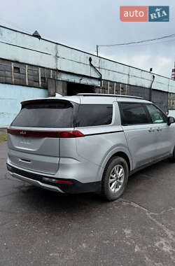 Мінівен Kia Carnival 2022 в 
