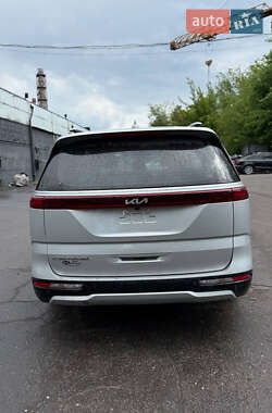 Мінівен Kia Carnival 2022 в 
