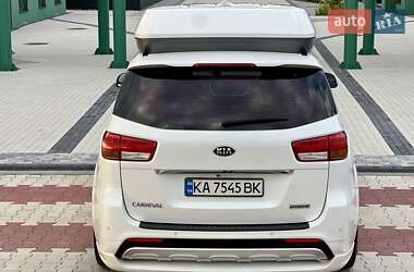 Мінівен Kia Carnival 2017 в 