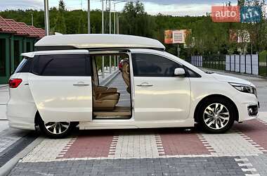 Мінівен Kia Carnival 2017 в 