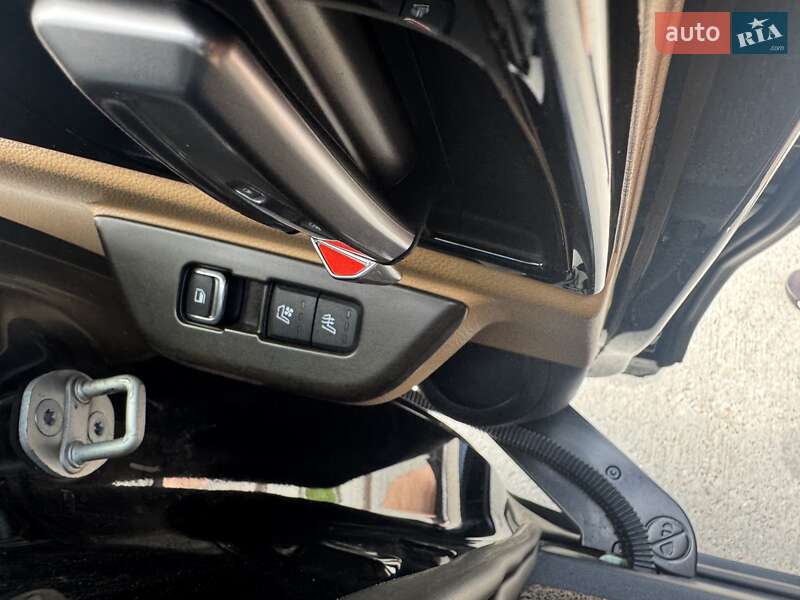 Минивэн Kia Carnival 2022 в Киеве