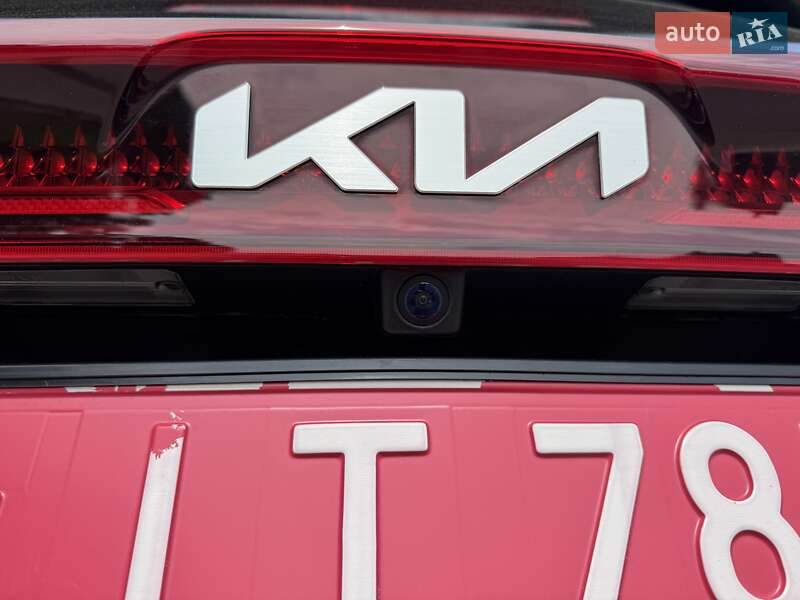 Минивэн Kia Carnival 2022 в Киеве