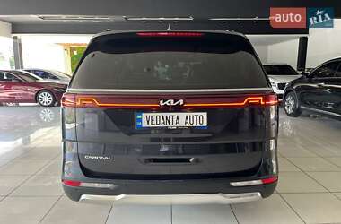 Минивэн Kia Carnival 2023 в 