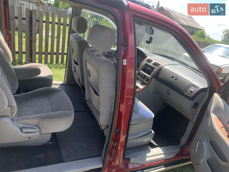 Мінівен Kia Carnival 2004 в Ковелі