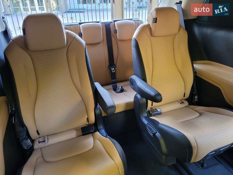 Мінівен Kia Carnival 2023 в Полтаві