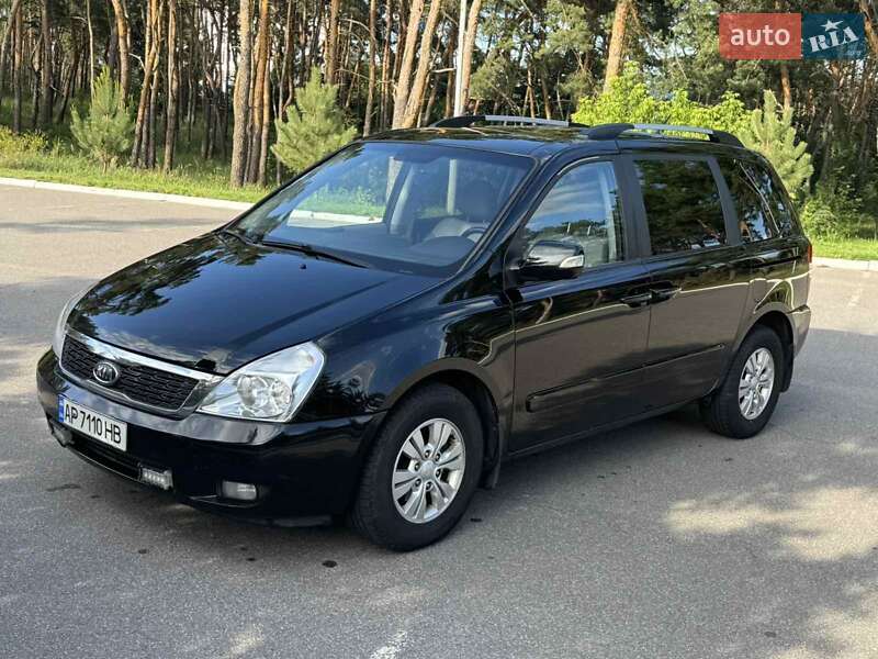 Мінівен Kia Carnival 2012 в Вінниці