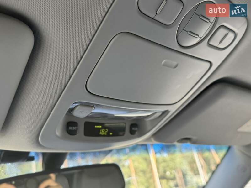 Мінівен Kia Carnival 2012 в Вінниці