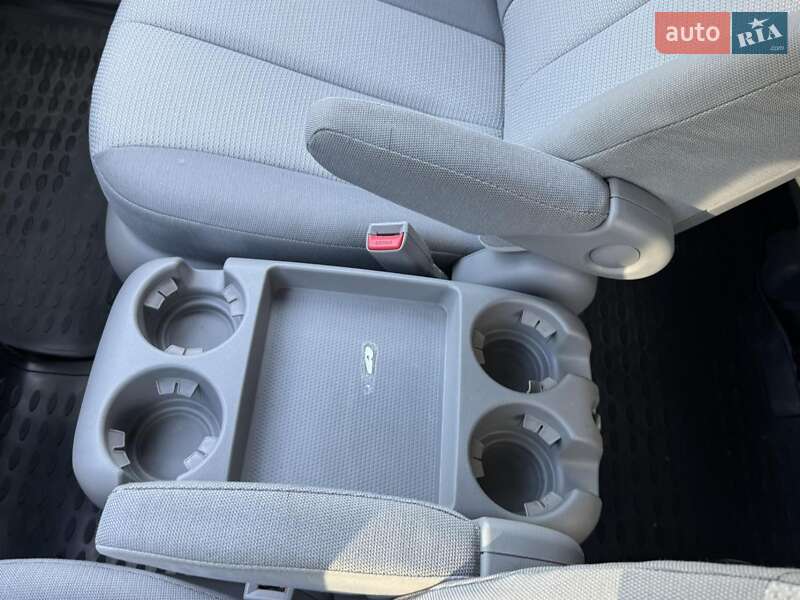 Мінівен Kia Carnival 2012 в Вінниці