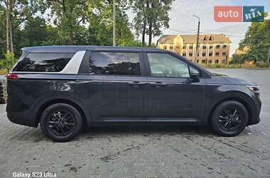 Минивэн Kia Carnival 2023 в 