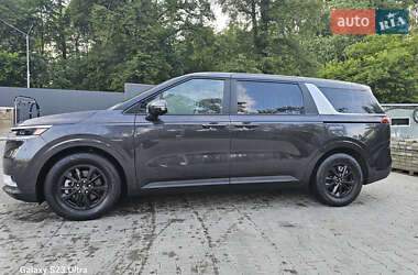 Минивэн Kia Carnival 2023 в 