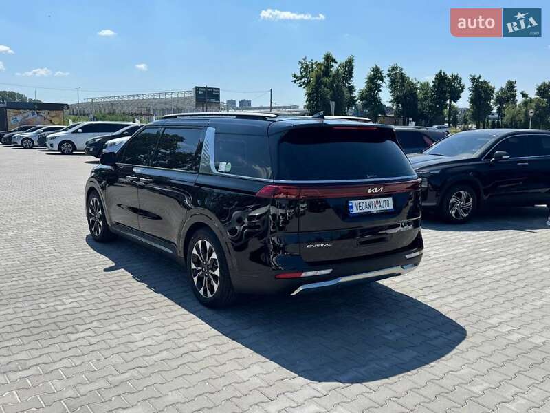 Минивэн Kia Carnival 2023 в Киеве