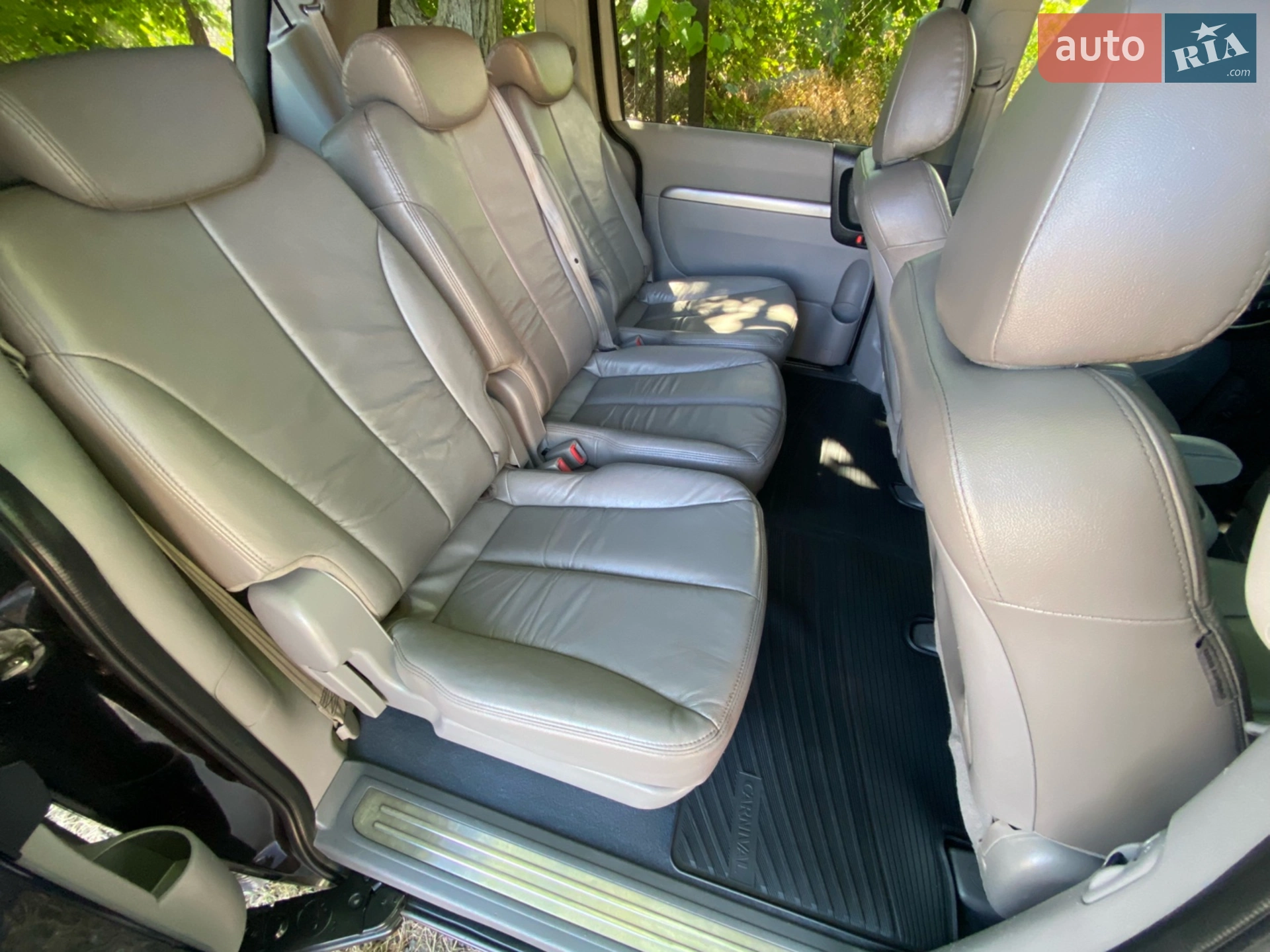 2011 Kia Carnival - мініатюра 8