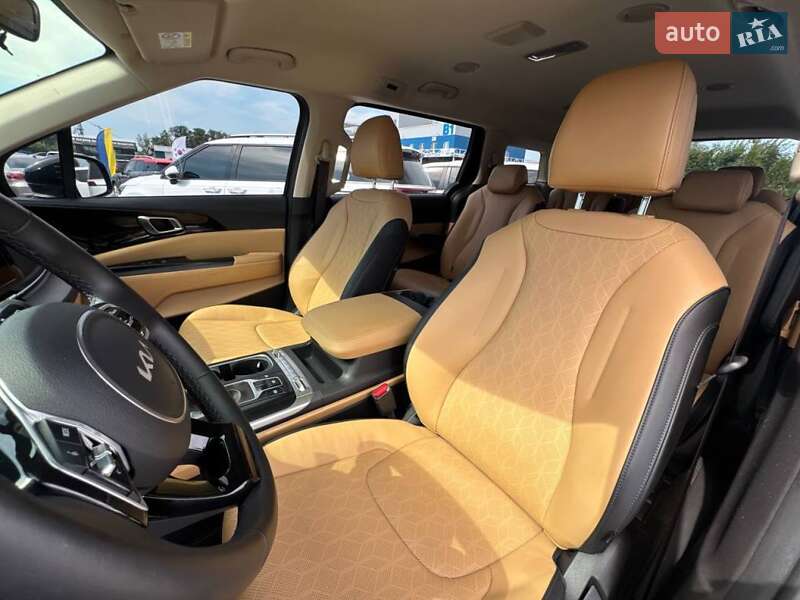 Мінівен Kia Carnival 2021 в Києві