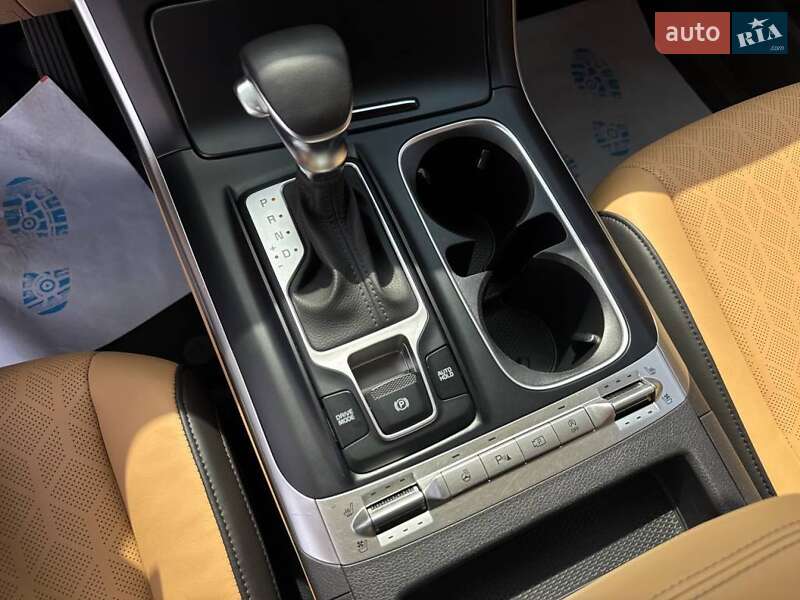 Мінівен Kia Carnival 2021 в Києві