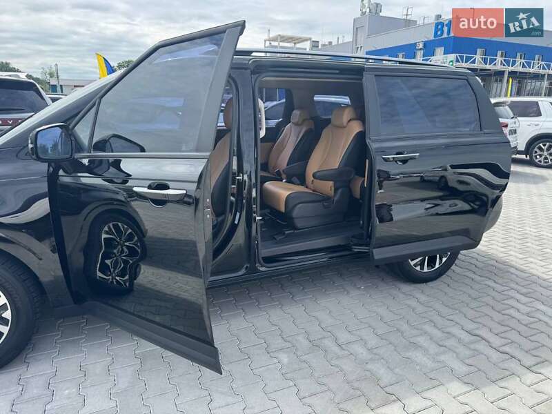 Мінівен Kia Carnival 2021 в Києві